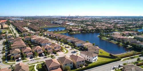 Luxury homes and communities in Doral Florida.